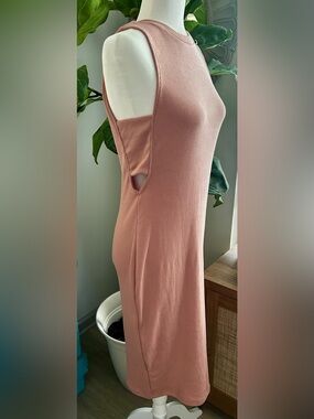 On twelfth dusty pink cut out ribbed dress size medium